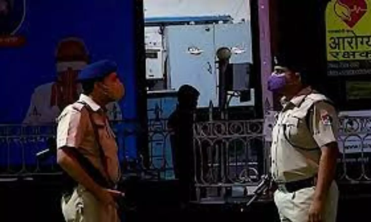 Hoax call claims bombs placed at Bachchans home, Railway Stations