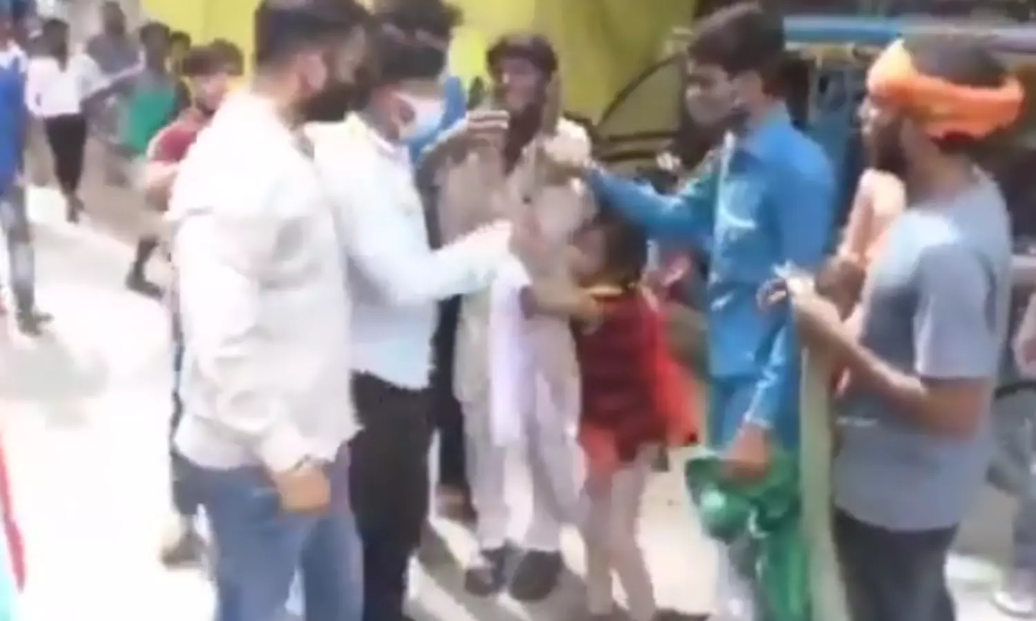 Muslim rickshaw driver assaulted in Kanpur, UP