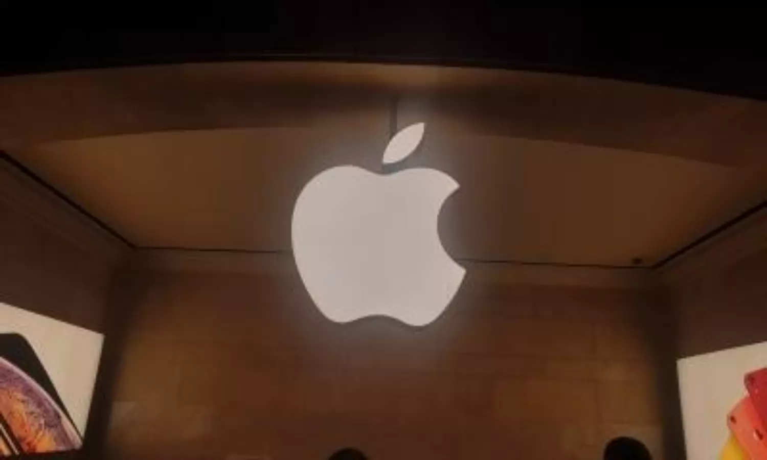 US jury asks Apple to pay Optis $300 mn in patent dispute