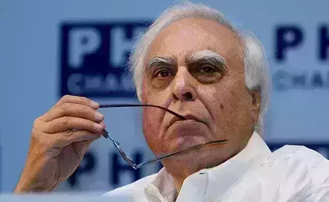 Sunanda Pushkar death case: Who will compensate Tharoor? asks Kapil Sibal