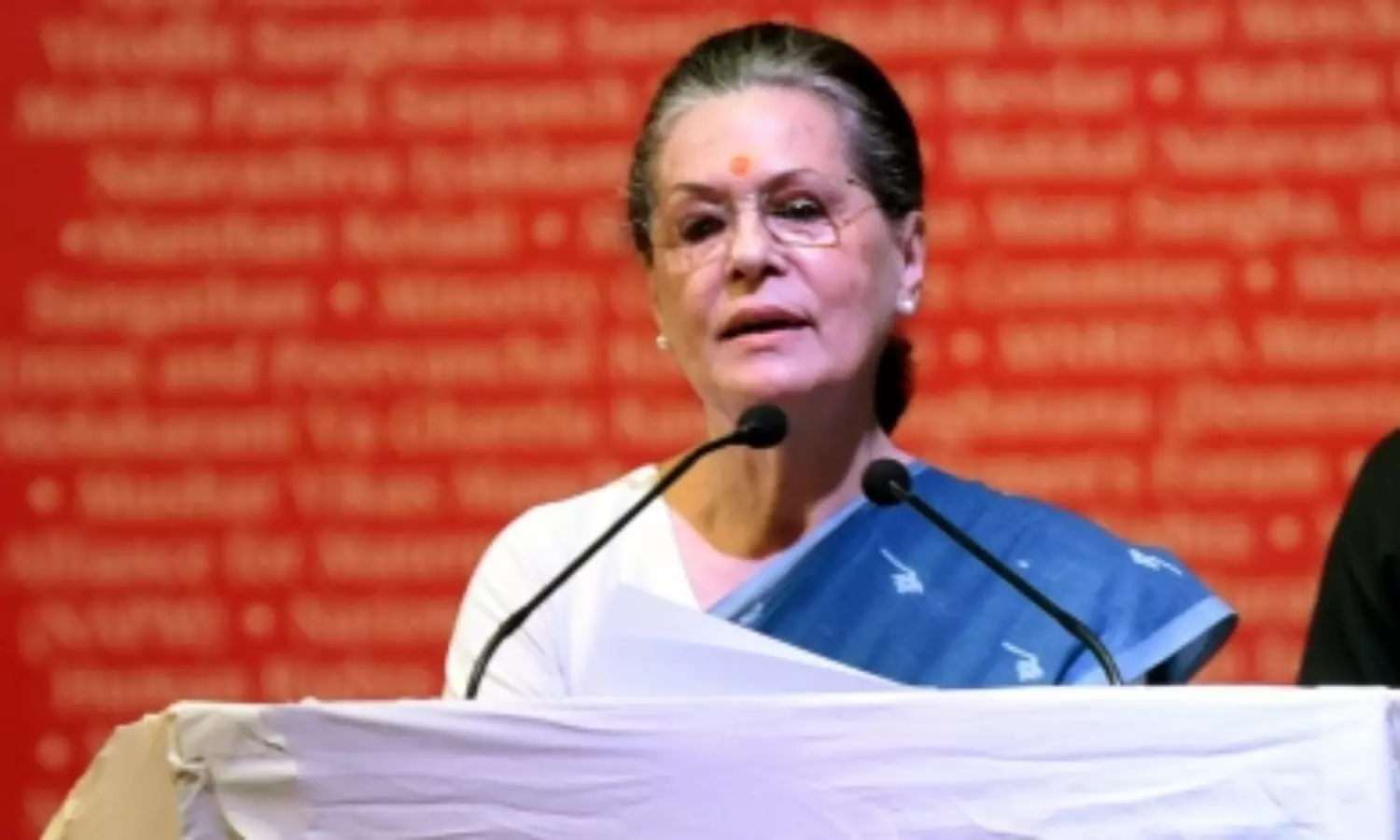 Sonia Gandhi meets with 19 Opposition leaders; SP, BSP, AAP skip event