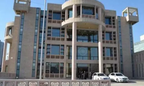 Taliban made raids in Indian consulates,  took away vehicles