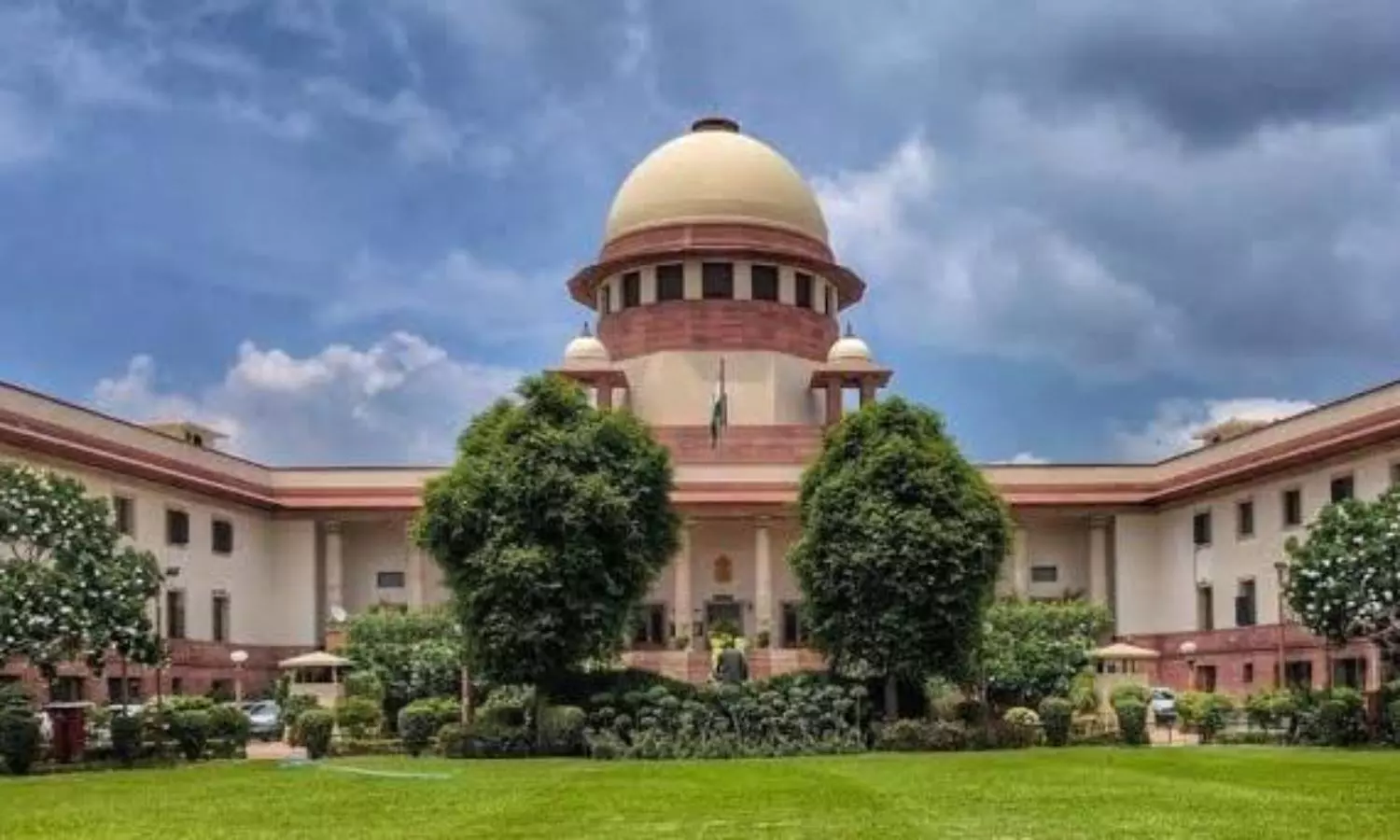 SC asks WB govt to show restraint before proceeding judicial enquiry into Pegasus issue