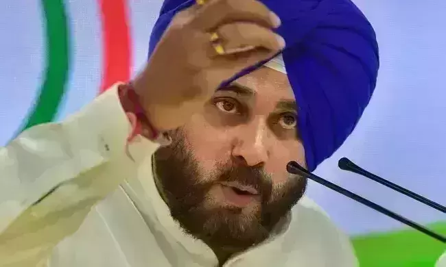 Sidhu demands full decision power as his advisor quits Congress over controversial remark