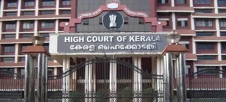 Police should address citizens with polite words: Kerala HC