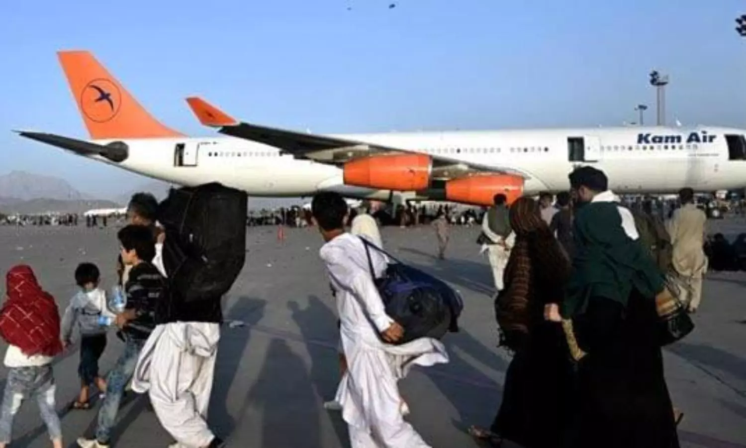 Over a thousand stuck at Afghan airport for flight clearance