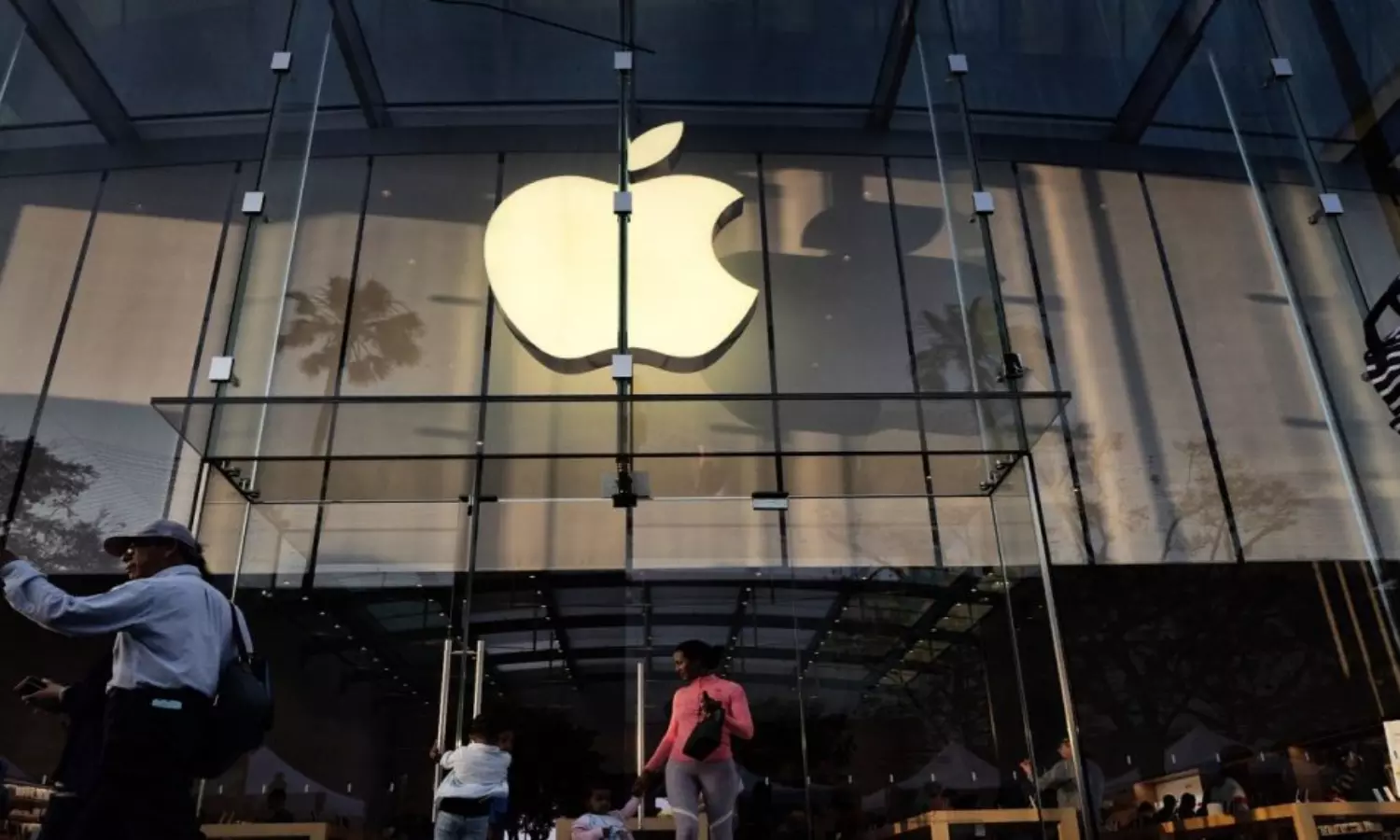 iPhone 13s satellite tech will be included only for handsets in "select markets": Report