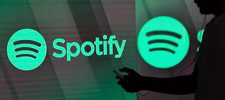 Spotifys Enhance feature to put suggested songs in your playlists