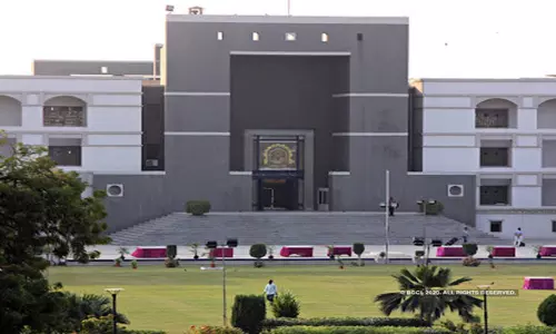 Gujarat High Court asks State govt to explain objections in interfaith marriage case