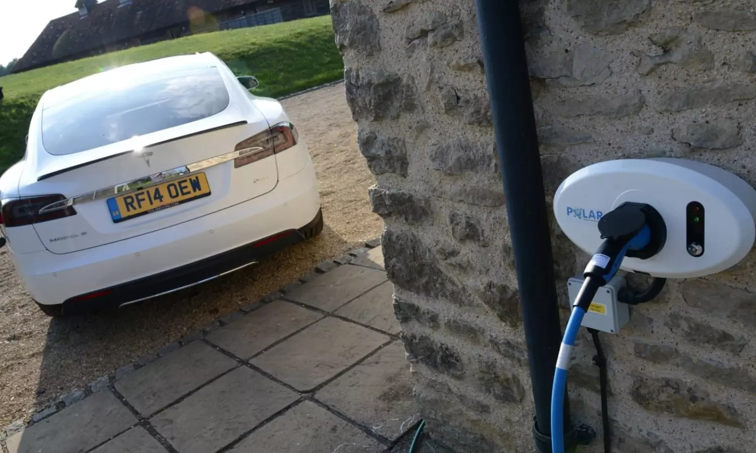 UK legislation mandates EV chargers for all new homes