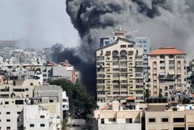Airstrikes in Gaza by Israeli fighter jets target Hamas facilities