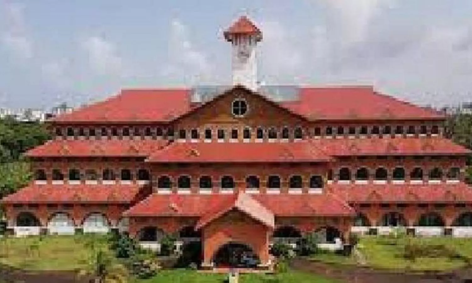 Kannur University to withdraw Savarkars book from PG syllabus