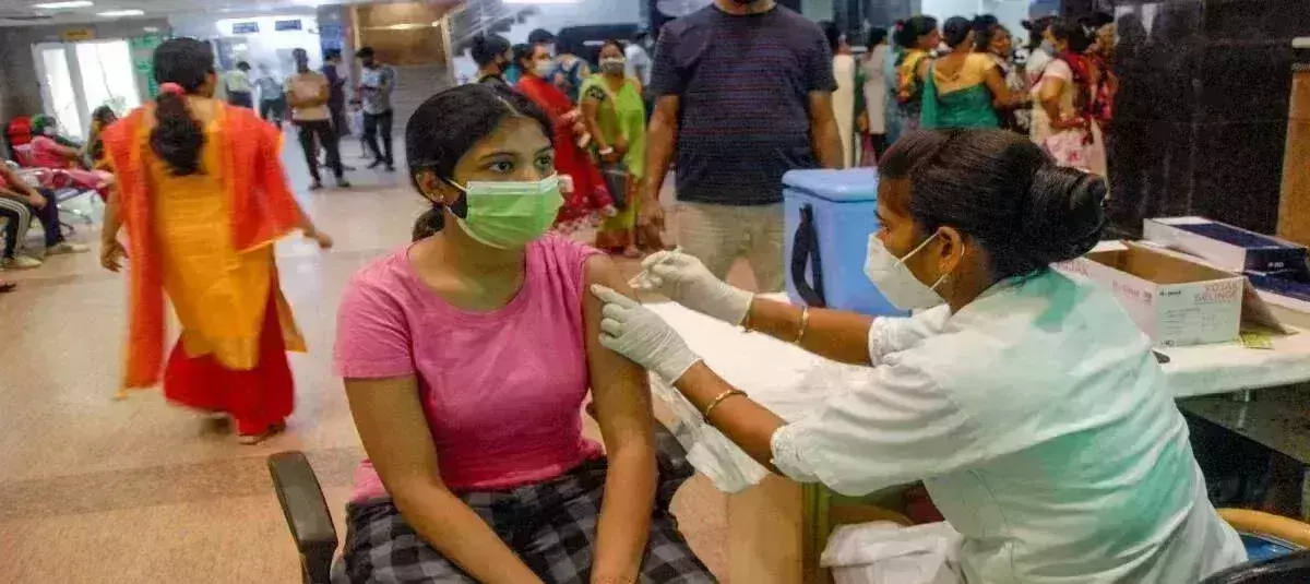 India adds 34,403 Covid-19 cases; active cases decline to 3,39,056