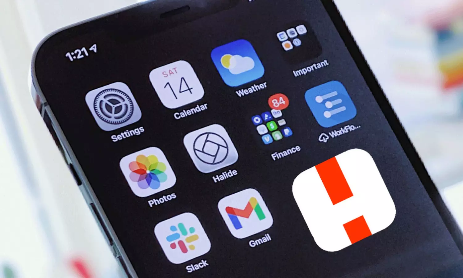 Google, Apple remove Navalny app from their stores as Russian polls open