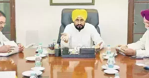 New Punjab CM discusses pro-poor initiatives in 1st cabinet meet