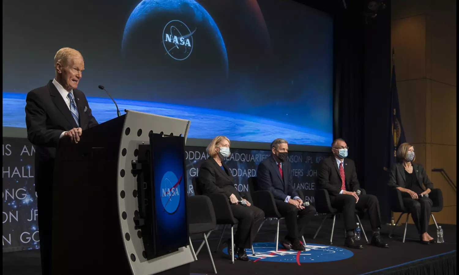 NASA reorganises manned spaceflight unit into two new entities