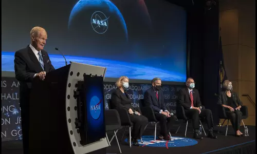 NASA reorganises manned spaceflight unit into two new entities