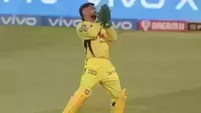 Dhoni completes 100 IPL catches for CSK as wicket-keeper