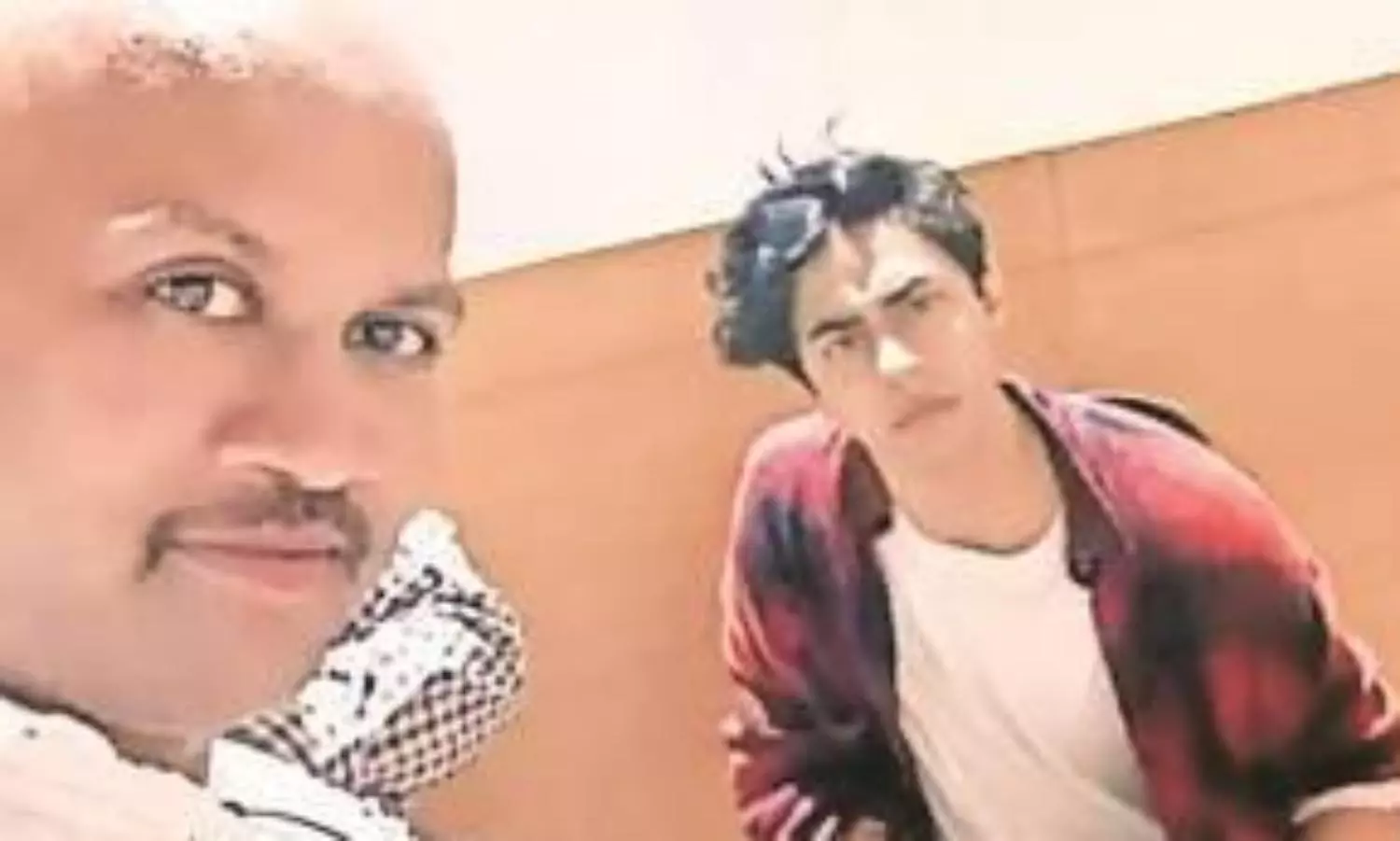 Selfie with Aryan Khan brings self-styled detective in Pune polices radar