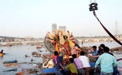 Idols immersed in Yamuna despite pollution committee ban