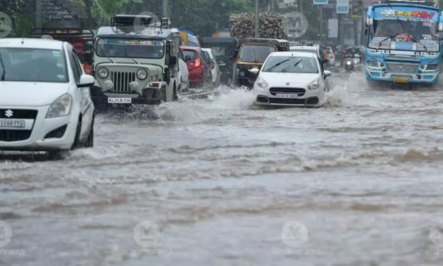Heavy rains trigger flooding, red alert in five district of Kerala