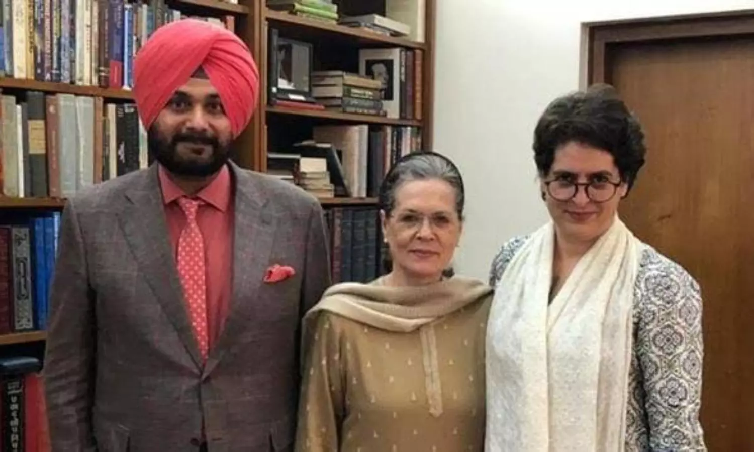 Punjabs last chance: Sidhu appeals to Sonia Gandhi