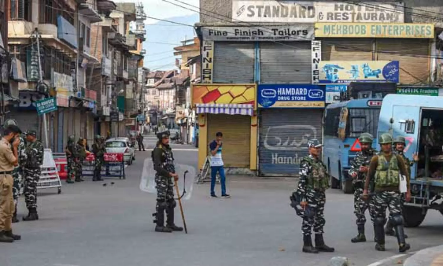 Govt suspends Mobile, Internet in Kashmir after civilian killings