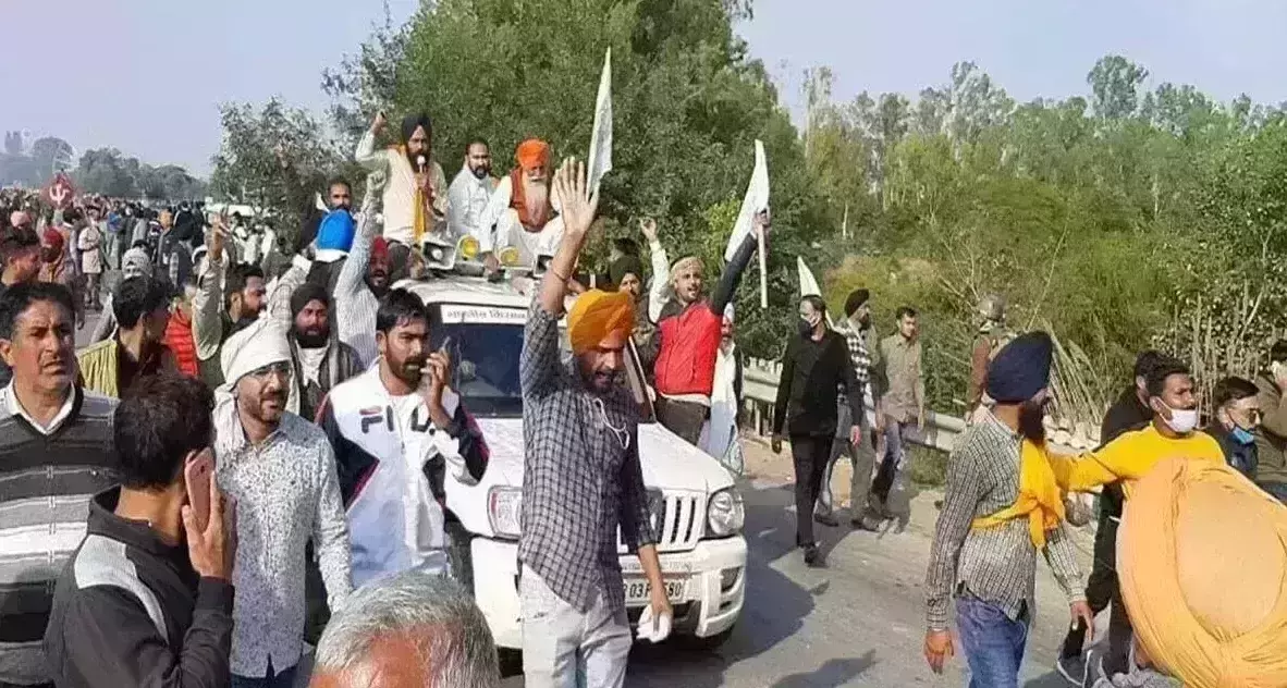Protesting farmers called for reinforcements ahead of key SC hearing