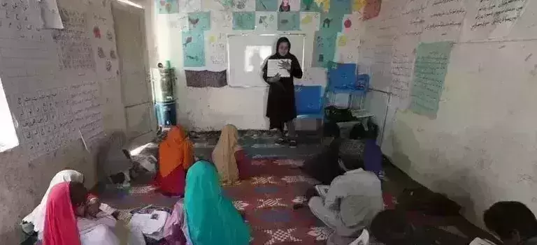 Hundreds of Afghan teachers call on Taliban to pay salaries: report