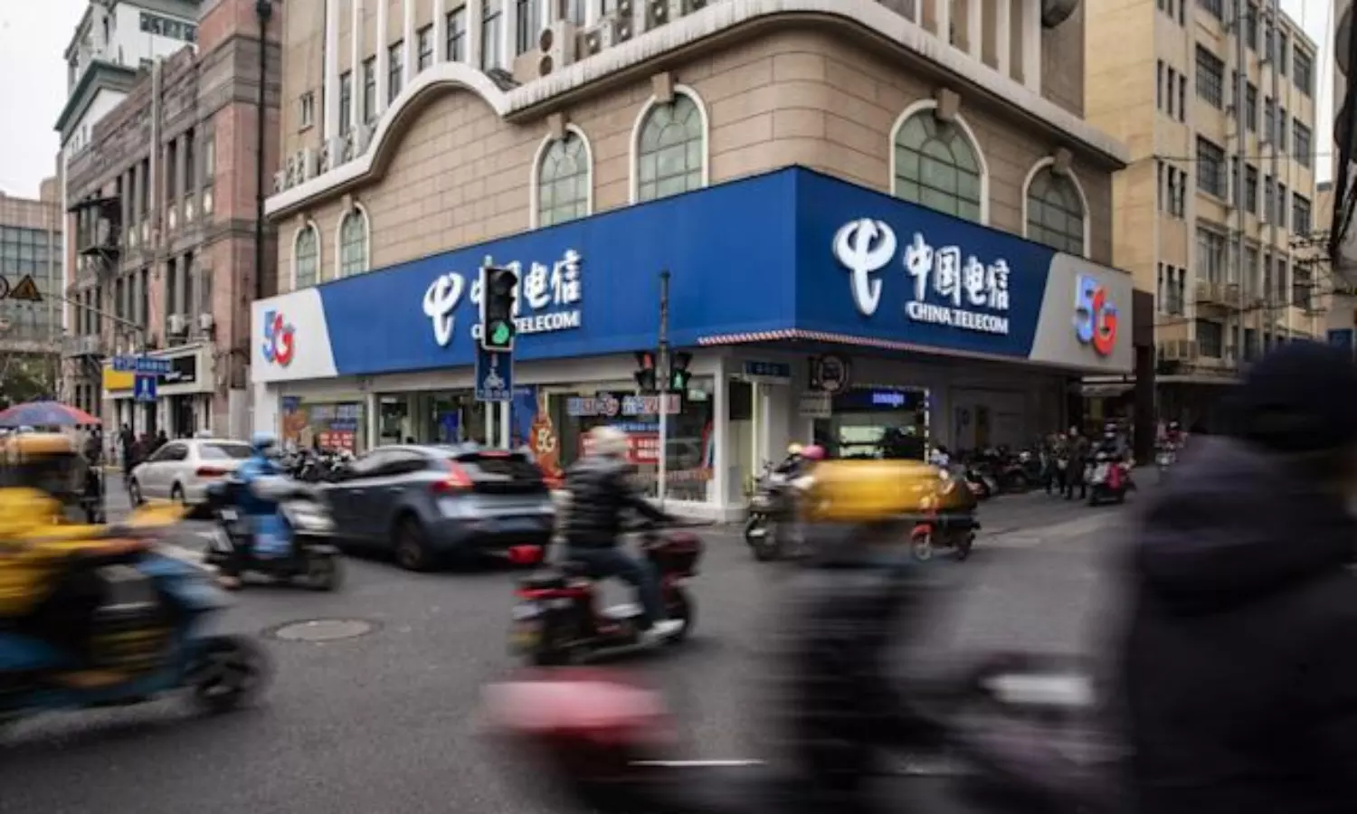 US says China Telecom causes national security issues, bans service