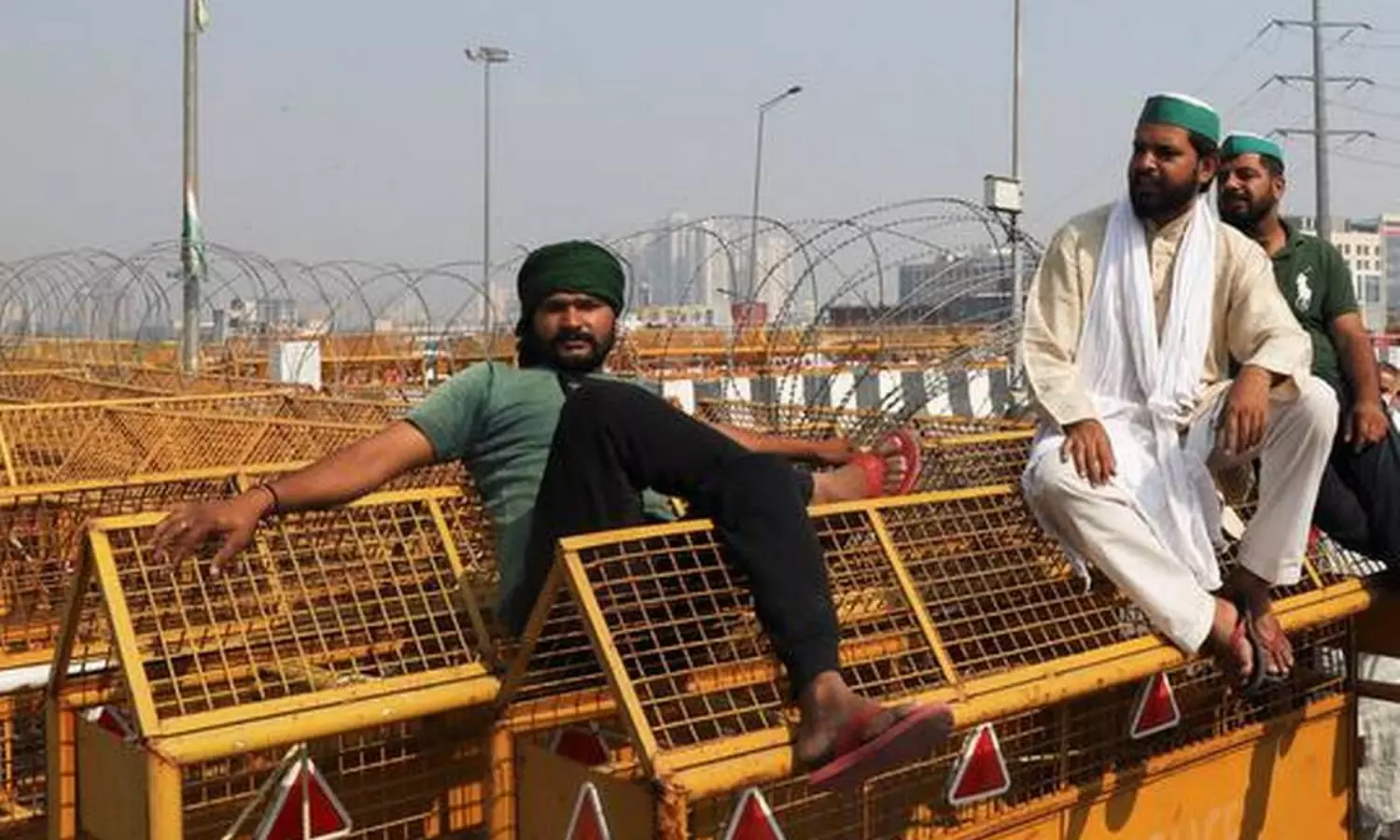 Barricade clearance at protest sites vindicates their stand: protesting Farmers