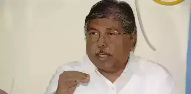 Maharashtra BJP Chief slams Nawab Malik for "giving threats"