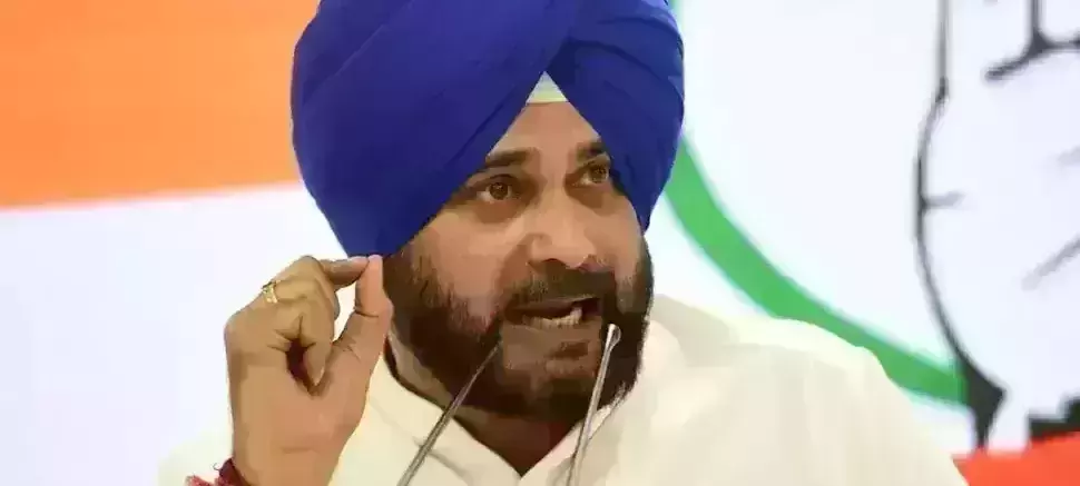 Sindhus terming Channus offers as lollipops reflects unsettled brawl in Punjab Cong