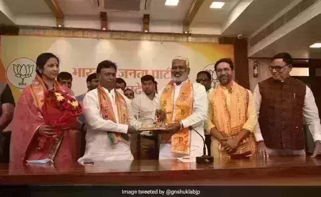 Expelled Samajwadi Party MLA joins BJP