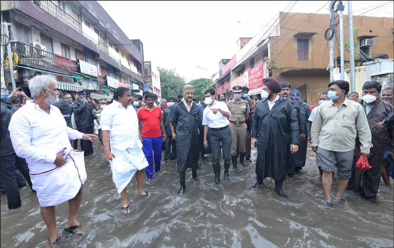 Waterlogged Chennai to receive more rain, raising fears of floods