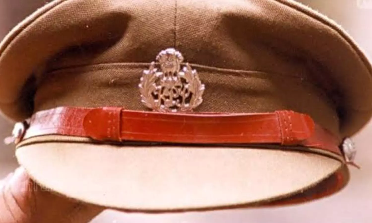 Top Kerala cop suspended over links with fake antique dealer