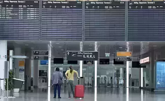 Resume scheduled international passenger flights, suggests Parliamentary panel