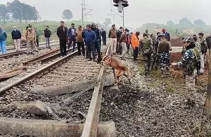 Maoists bomb train track in Jharkhand