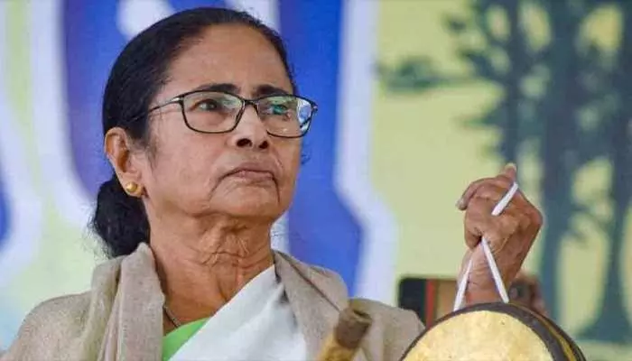 Mamata Banerjee visits Delhi, may meet PM, Opposition leaders