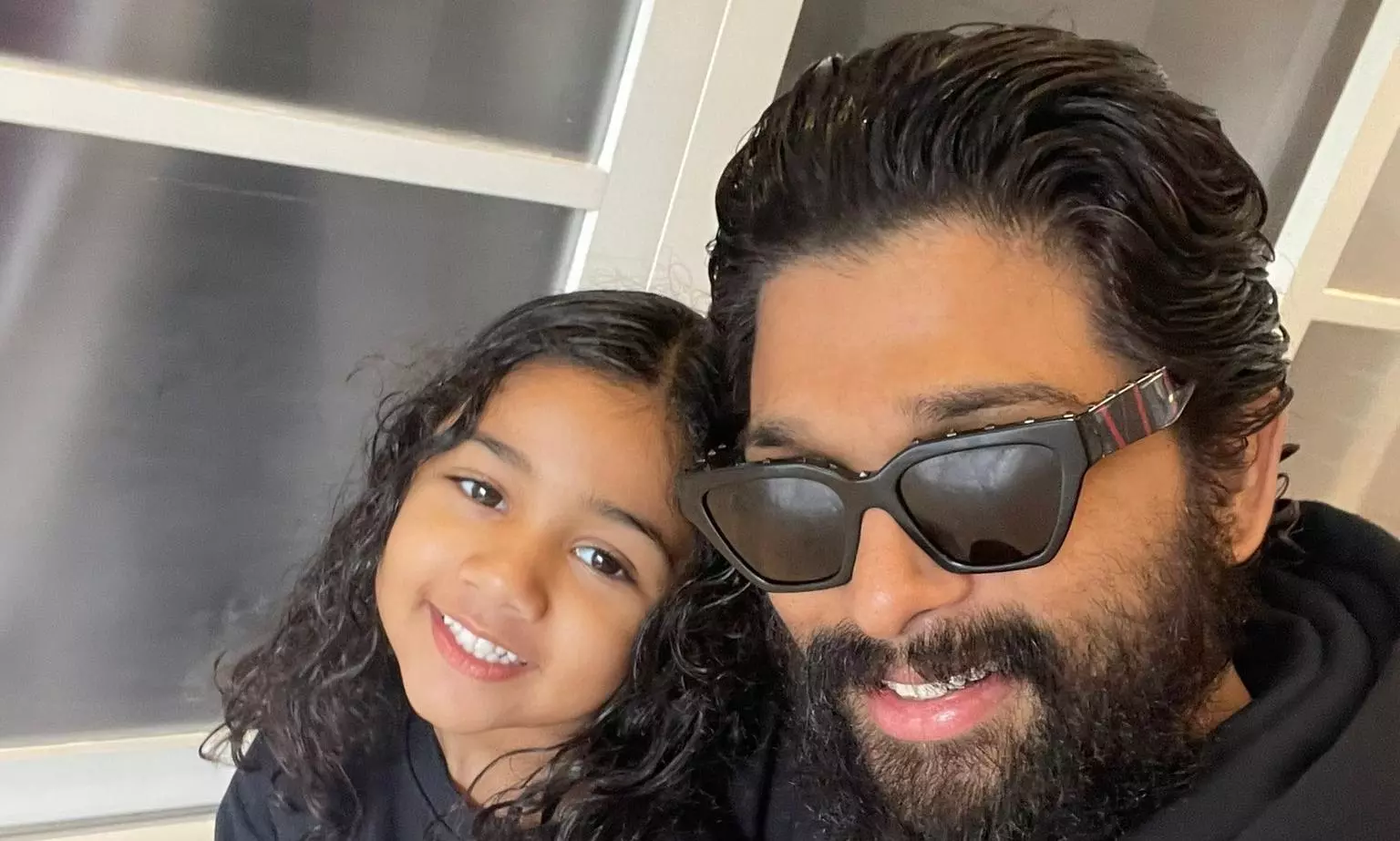 Allu Arjun celebrates daughter Aryas birthday at Burj Khalifa