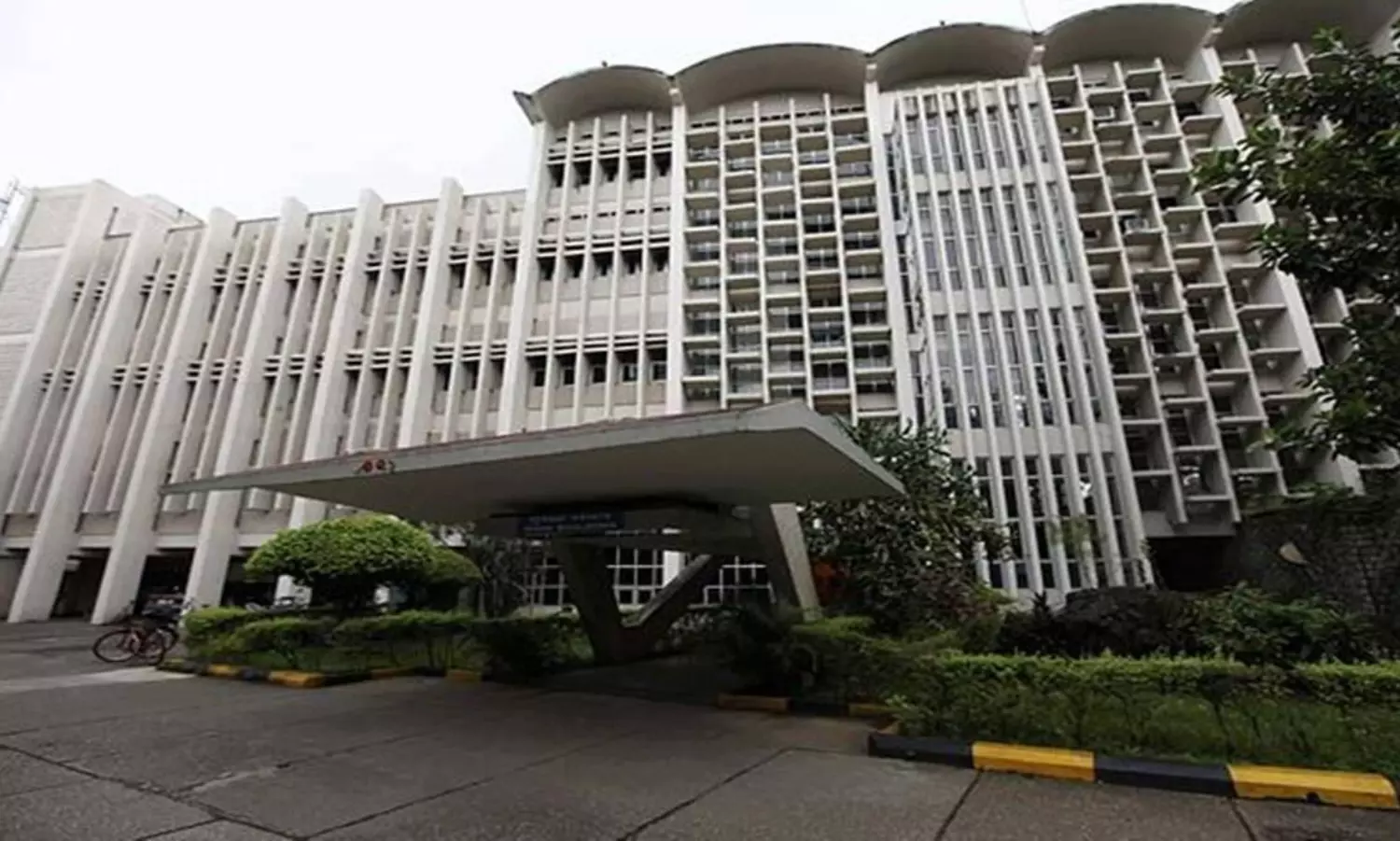 SC directs IIT Bombay to create seat for Dalit student who failed payment