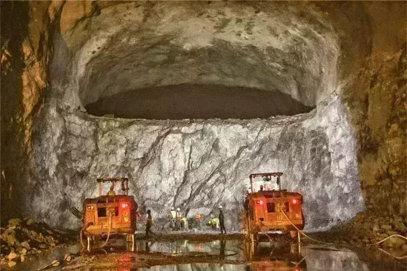 India  to release 5 mn  oil from reserves  to  tame  prices