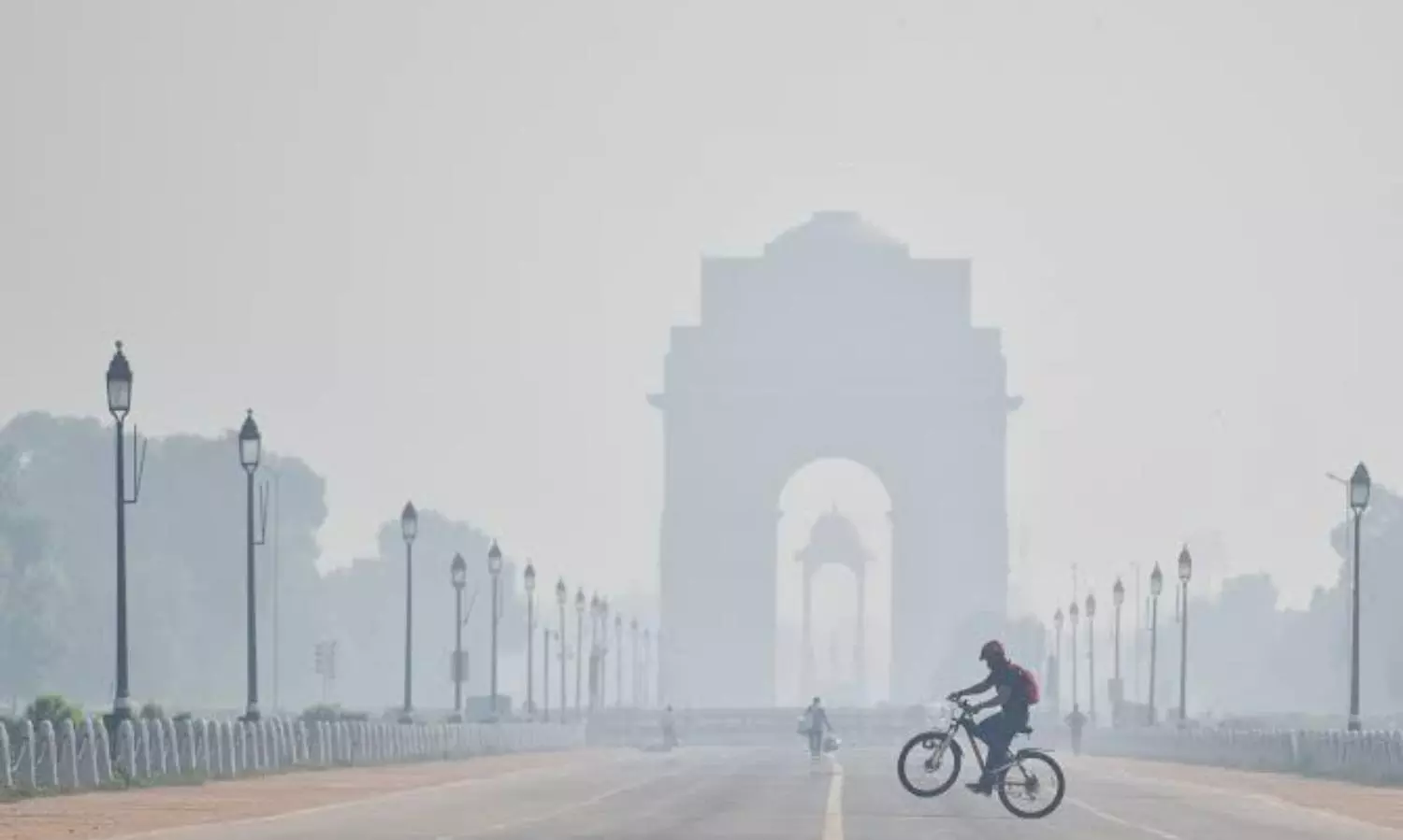 Delhi shuts down construction as air quality dips again