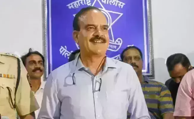 Former police commissioner destroyed evidence in Ajmal Kasab case, alleges retd cop