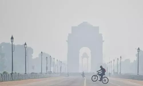 Delhi shuts down construction as air quality dips again