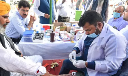 Doctors, lawyers arrive at protest site to extend support to farmers