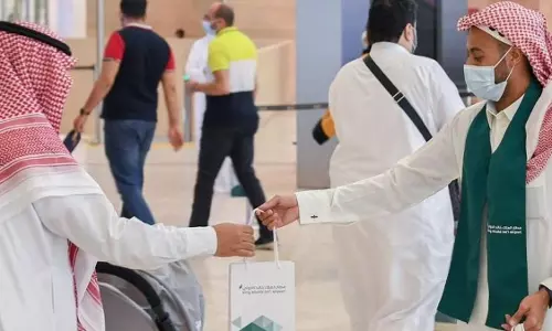 Omicron crisis prompts Saudi to suspend flights from 7 African countries