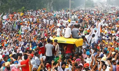 Farmers rally in Mumbai ahead of Parliaments Winter Session