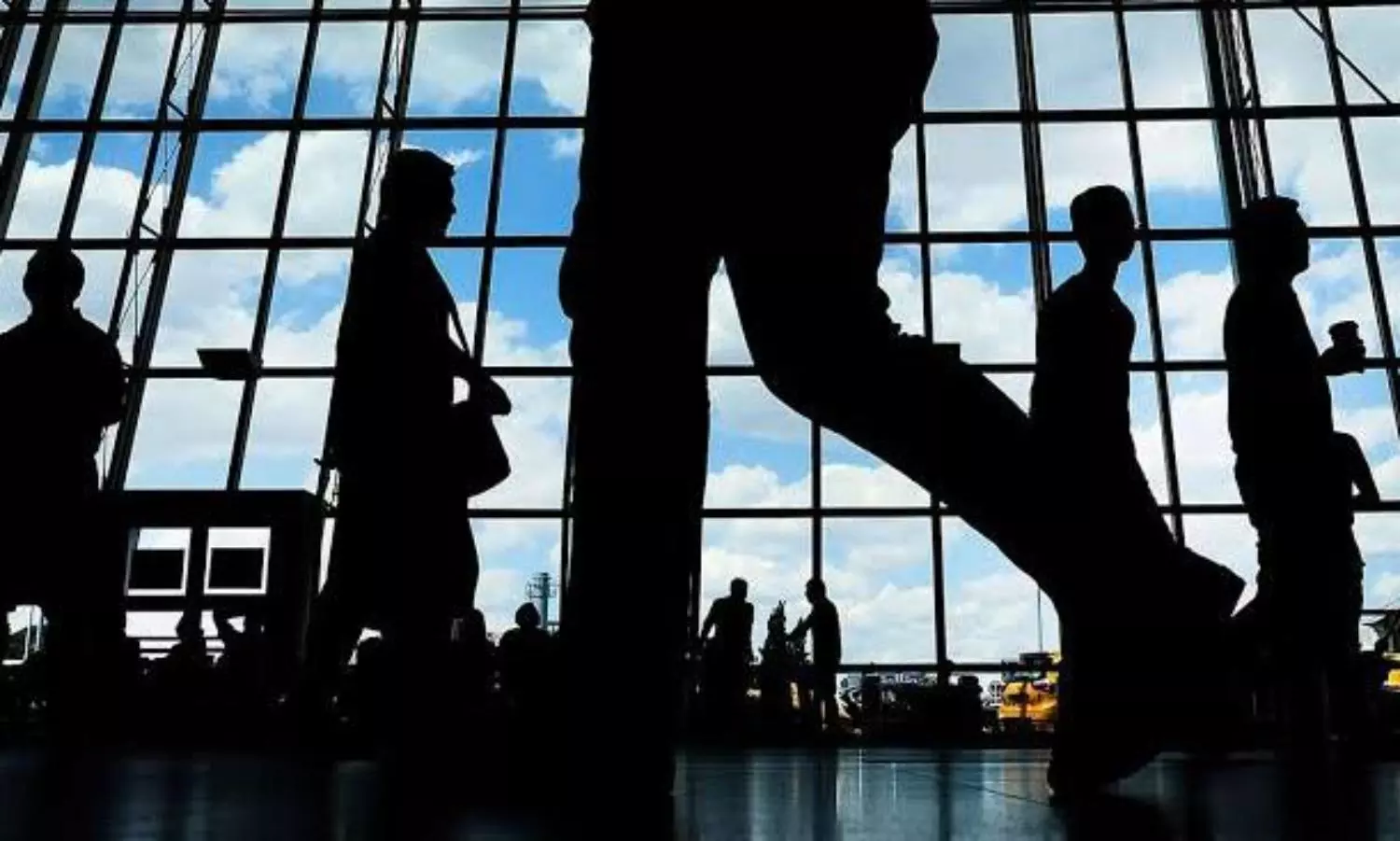 Global tourism to lose $2T as Omicron spreads: UN body