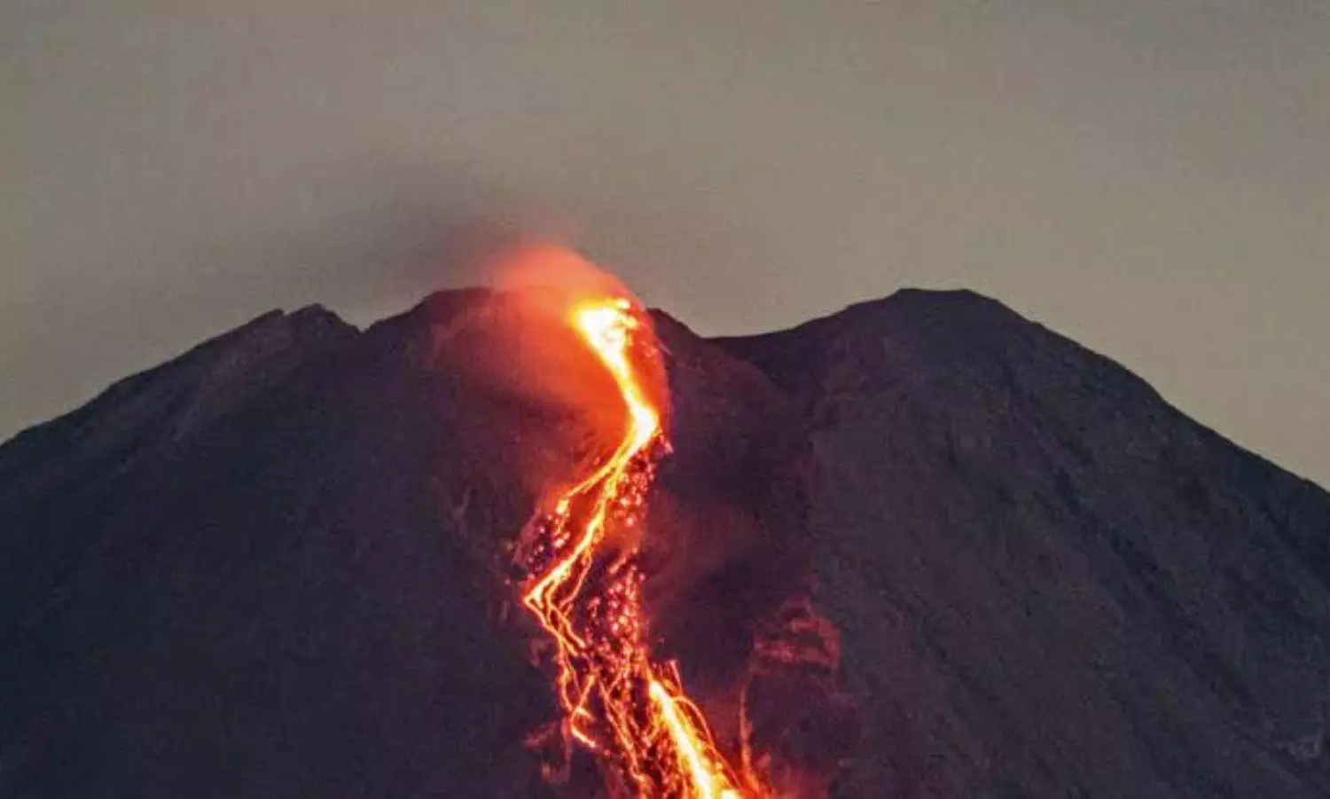Volcanic eruption in Indonesia kills 13, injures dozens